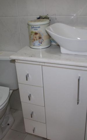 Casa à venda com 110m², 3 quartos e 1 vagaBanheiro