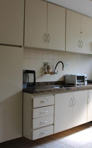 Casa para alugar com 230m², 3 quartos e 2 vagasCozinha