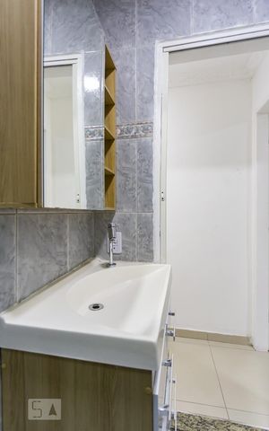Casa à venda com 110m², 3 quartos e 2 vagas Casa à venda com 110m², 3 quartos e 2 vagasBanheiro