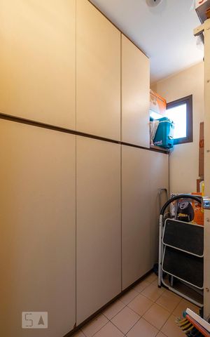 Apartamento à venda com 163m², 4 quartos e 3 vagas Apartamento à venda com 163m², 4 quartos e 3 vagasÁrea de Serviço - Quarto