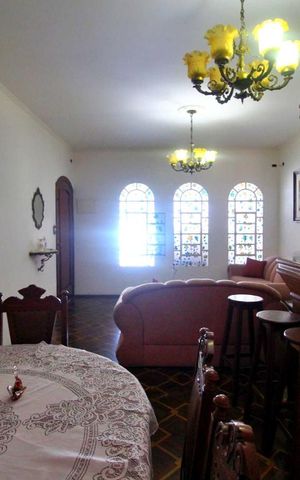 Casa à venda com 175m², 3 quartos e 2 vagasSala
