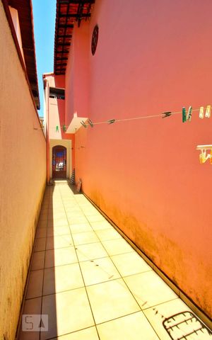 Casa à venda com 175m², 3 quartos e 2 vagasCorredor