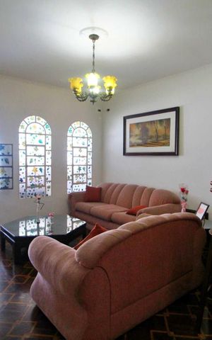 Casa à venda com 175m², 3 quartos e 2 vagasSala