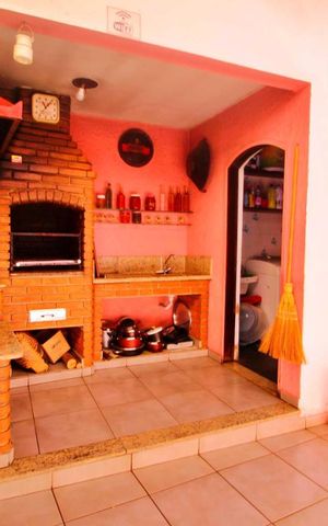 Casa à venda com 175m², 3 quartos e 2 vagasChurrasqueira / Área de Serviço