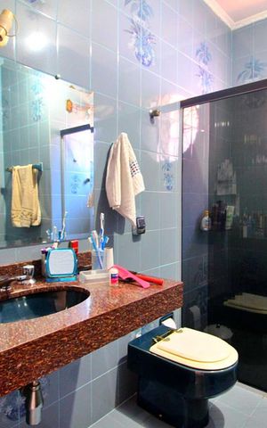 Casa à venda com 175m², 3 quartos e 2 vagasBanheiro