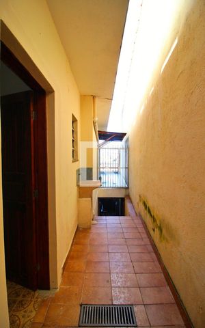 Casa para alugar com 65m², 2 quartos e 1 vagaÁrea de Serviço