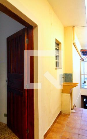 Casa para alugar com 65m², 2 quartos e 1 vagaÁrea de Serviço