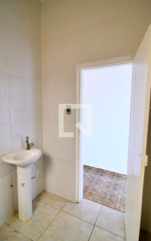 Casa para alugar com 65m², 2 quartos e 1 vagaBanheiro