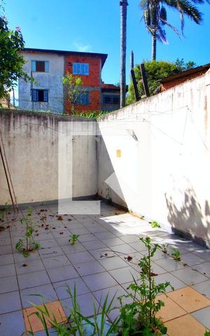 Casa para alugar com 200m², 2 quartos e 1 vagaQuintal