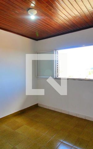 Casa para alugar com 200m², 2 quartos e 1 vagaQuarto Suíte