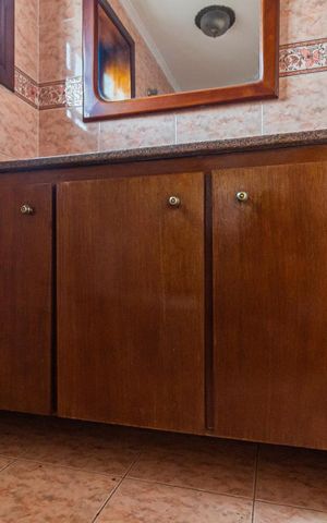 Casa à venda com 227m², 3 quartos e 4 vagas Casa à venda com 227m², 3 quartos e 4 vagasBanheiro da Suite - Armário