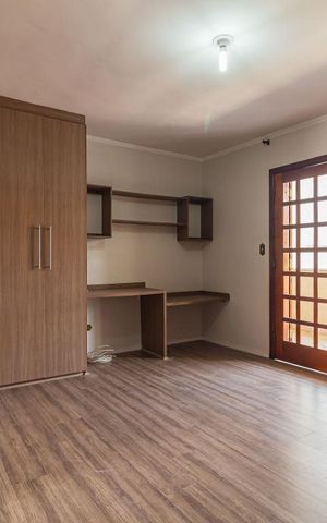 Casa à venda com 227m², 3 quartos e 4 vagas Casa à venda com 227m², 3 quartos e 4 vagasQuarto 1