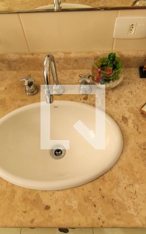 Apartamento à venda com 119m², 3 quartos e 1 vaga Apartamento à venda com 119m², 3 quartos e 1 vagaBanheiro