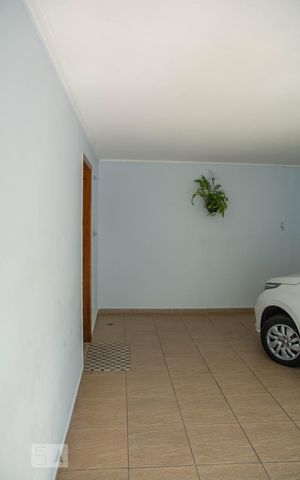 Casa à venda com 181m², 4 quartos e 5 vagas Casa à venda com 181m², 4 quartos e 5 vagasGaragem