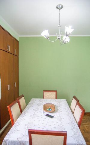 Casa à venda com 181m², 4 quartos e 5 vagas Casa à venda com 181m², 4 quartos e 5 vagasSala de Jantar