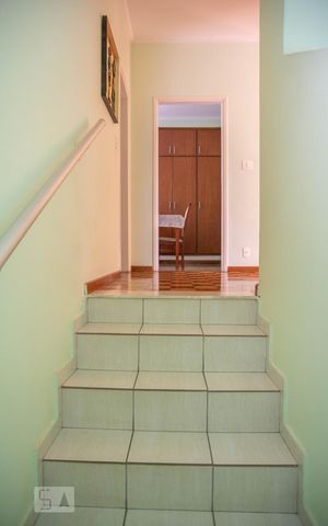 Casa à venda com 181m², 4 quartos e 5 vagas Casa à venda com 181m², 4 quartos e 5 vagasHall de Entrada