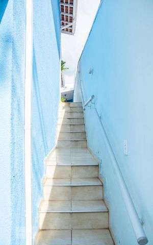 Casa à venda com 181m², 4 quartos e 5 vagas Casa à venda com 181m², 4 quartos e 5 vagasCorredor Lateral