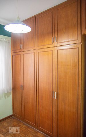 Casa à venda com 181m², 4 quartos e 5 vagas Casa à venda com 181m², 4 quartos e 5 vagasQuarto 1 - Armários
