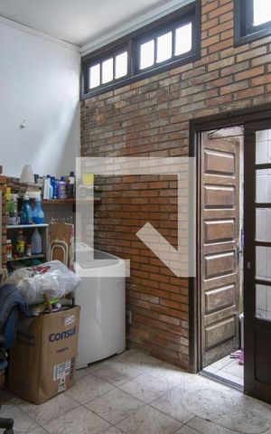 Casa à venda com 150m², 3 quartos e 1 vagaÁrea de Churrasqueira e Serviço