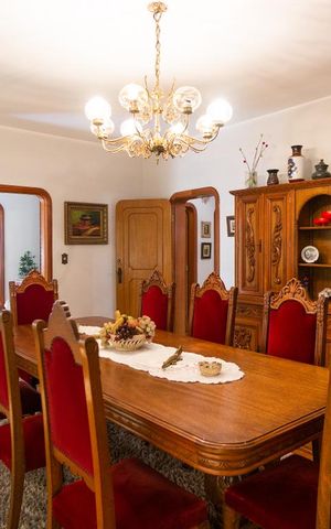 Casa à venda com 458m², 4 quartos e 8 vagas Casa à venda com 458m², 4 quartos e 8 vagasSala de Jantar
