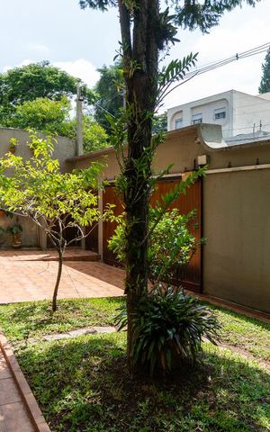 Casa à venda com 458m², 4 quartos e 8 vagas Casa à venda com 458m², 4 quartos e 8 vagasJardim