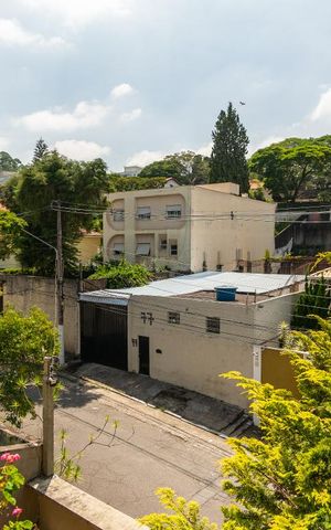 Casa à venda com 458m², 4 quartos e 8 vagas Casa à venda com 458m², 4 quartos e 8 vagasVista da Suíte 2