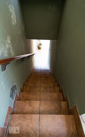Casa à venda com 458m², 4 quartos e 8 vagas Casa à venda com 458m², 4 quartos e 8 vagasEscadas