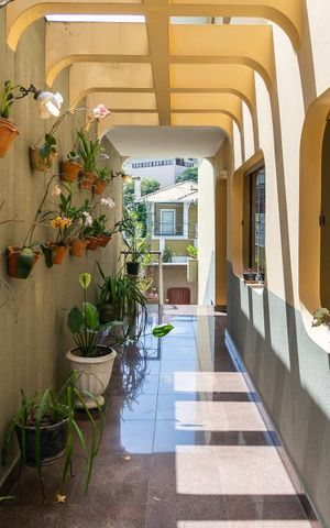 Casa à venda com 458m², 4 quartos e 8 vagas Casa à venda com 458m², 4 quartos e 8 vagasEntrada Social