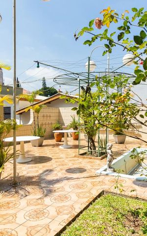 Casa à venda com 458m², 4 quartos e 8 vagas Casa à venda com 458m², 4 quartos e 8 vagasÁrea de Lazer