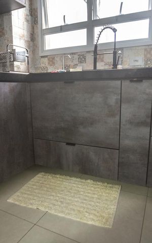 Casa à venda com 240m², 3 quartos e 4 vagas Casa à venda com 240m², 3 quartos e 4 vagasArmário