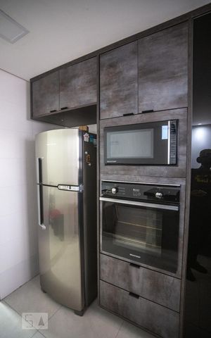Casa à venda com 240m², 3 quartos e 4 vagas Casa à venda com 240m², 3 quartos e 4 vagasArmário