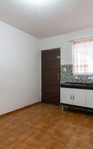 Casa à venda com 250m², 2 quartos e 5 vagas Casa à venda com 250m², 2 quartos e 5 vagasCozinha