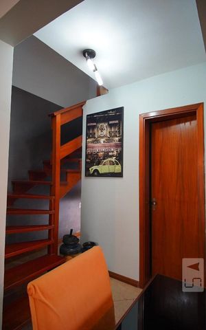 Casa de condomínio à venda com 159m², 3 quartos e 2 vagasSala