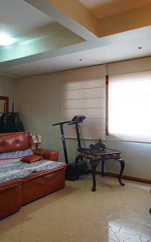 Casa de condomínio à venda com 159m², 3 quartos e 2 vagasSala