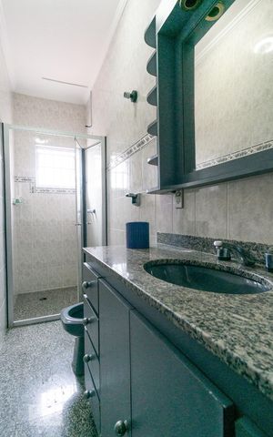 Casa à venda com 250m², 3 quartos e 4 vagasBanheiro da Suíte 3
