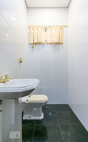 Casa à venda com 250m², 3 quartos e 4 vagasLavabo
