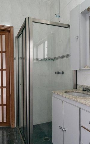 Casa à venda com 250m², 3 quartos e 4 vagasBanheiro da Suíte 1