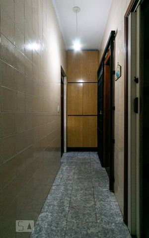 Casa à venda com 250m², 3 quartos e 4 vagasCorredor
