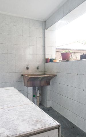 Casa à venda com 250m², 3 quartos e 4 vagasÁrea de Serviço