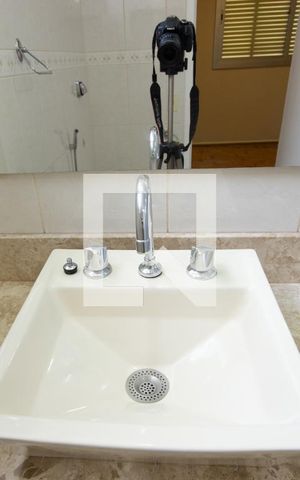 Apartamento para alugar com 106m², 3 quartos e 1 vaga Apartamento para alugar com 106m², 3 quartos e 1 vagaBanheiro da Suíte