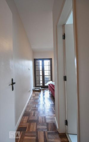 Casa à venda com 120m², 2 quartos e 2 vagasCorredor