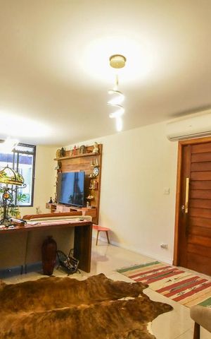 Casa à venda com 120m², 2 quartos e 2 vagasSala