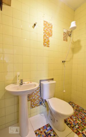 Casa à venda com 120m², 2 quartos e 2 vagasBanheiro de Serviço