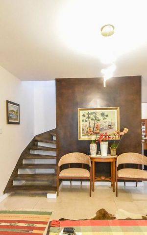Casa à venda com 120m², 2 quartos e 2 vagasSala