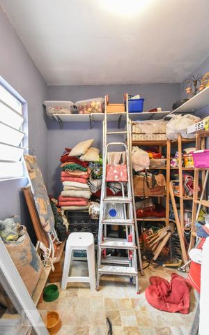 Casa à venda com 120m², 2 quartos e 2 vagasQuarto de Serviços