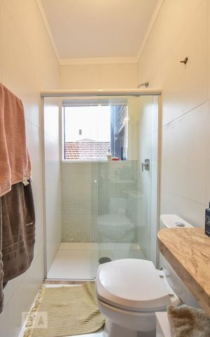 Casa à venda com 120m², 2 quartos e 2 vagasBanheiro Suíte 01