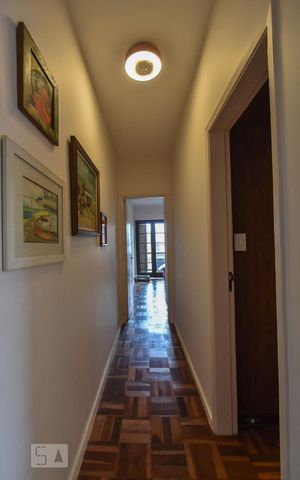Casa à venda com 120m², 2 quartos e 2 vagasCorredor