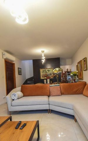 Casa à venda com 120m², 2 quartos e 2 vagasSala de Estar