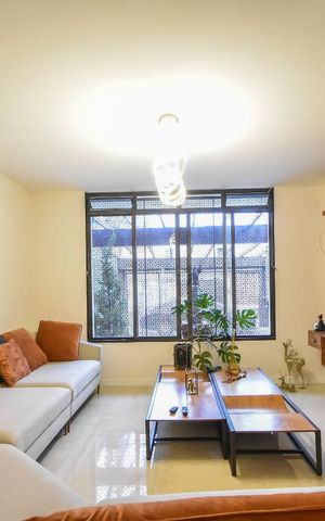 Casa à venda com 120m², 2 quartos e 2 vagasSala de Estar