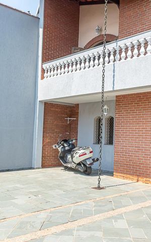 Casa à venda com 386m², 4 quartos e 7 vagas Casa à venda com 386m², 4 quartos e 7 vagasGaragem